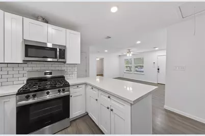 5962 Belcrest Street, Houston, TX 77033 - Photo 12