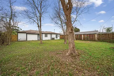 5962 Belcrest Street, Houston, TX 77033 - Photo 26