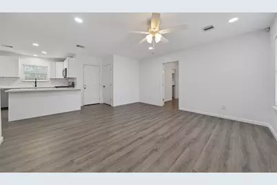 5962 Belcrest Street, Houston, TX 77033 - Photo 6