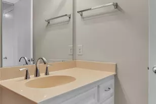 919 E 36th St, Houston, TX 77022 - Photo 18