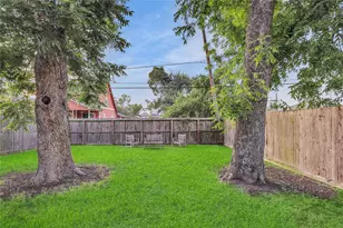 919 E 36th St, Houston, TX 77022 - Photo 20