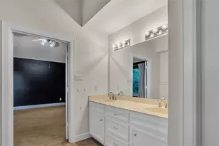 919 E 36th St, Houston, TX 77022 - Photo 8