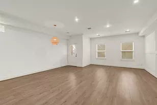 1405 E 33rd St, Houston, TX 77022 - Photo 8