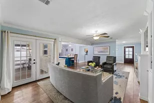 1910 Forest Hill Blvd, Houston, TX 77023 - Photo 10