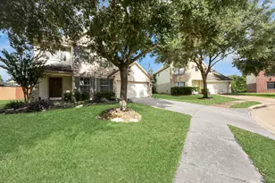 8527 Windy Thicket Ln, Cypress, TX 77433 - Photo 2