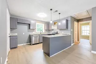 5839 Southurst St, Houston, TX 77033 - Photo 6