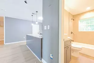 5839 Southurst St, Houston, TX 77033 - Photo 18