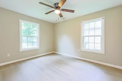 5839 Southurst Street, Houston, TX 77033 - Photo 16