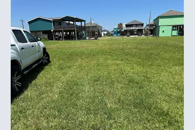 000 Sand Dune, Crystal Beach, TX 77650 - Photo 2