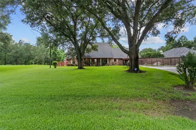 2054 Linda Lane, Pearland, TX 77584 - Photo 2