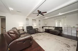8306 Bo Jack Dr, Houston, TX 77040 - Photo 14