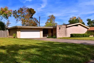 5126 Beechnut St, Houston, TX 77096 - Photo 2
