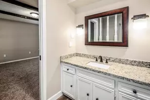 12510 Old River Dr, Mont Belvieu, TX 77523 - Photo 16
