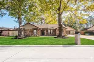 12510 Old River Dr, Mont Belvieu, TX 77523 - Photo 1