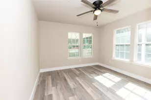 210 W Grange St, Weimar, TX 78962 - Photo 4