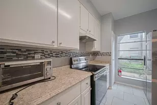 9707 Richmond Ave, Houston, TX 77042 - Photo 24