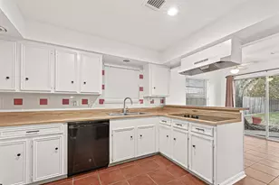 1414 Hitherfield Dr, Sugar Land, TX 77498 - Photo 32