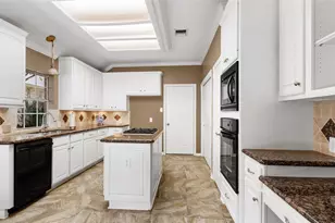 2430 Fairway Pointe Dr, League City, TX 77573 - Photo 10