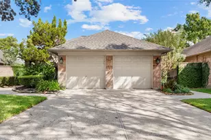 2430 Fairway Pointe Dr, League City, TX 77573 - Photo 2