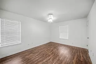 830 Threadneedle St, Houston, TX 77079 - Photo 10