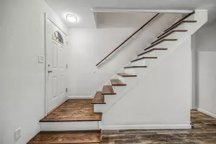 830 Threadneedle St, Houston, TX 77079 - Photo 2