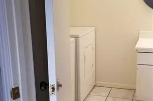 830 Threadneedle St, Houston, TX 77079 - Photo 4