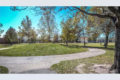 1722 Redwing Bluff Drive, Houston, TX 77009 - Photo 32