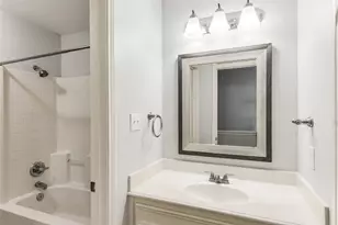 1722 Redwing Bluff Dr, Houston, TX 77009 - Photo 16