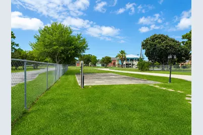 4228 Scenic Drive, Dickinson, TX 77539 - Photo 18