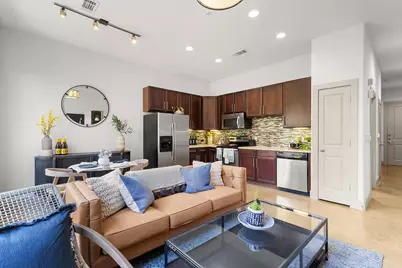 1616 W W Dallas Street #110, Houston, TX 77019 - Photo 2