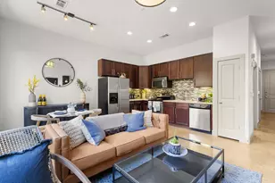 1616 W W Dallas St, Houston, TX 77019 - Photo 2