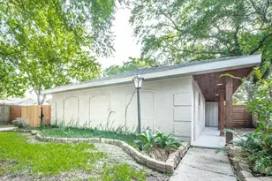 1907 Ashford Hollow Ln, Houston, TX 77077 - Photo 6