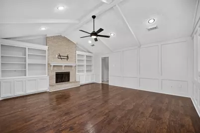 7614 Rollingbrook Drive, Houston, TX 77071 - Photo 12