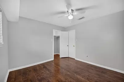 7614 Rollingbrook Drive, Houston, TX 77071 - Photo 34