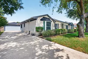 7614 Rollingbrook Dr, Houston, TX 77071 - Photo 2