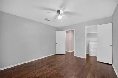7614 Rollingbrook Drive, Houston, TX 77071 - Photo 28