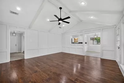 7614 Rollingbrook Drive, Houston, TX 77071 - Photo 14