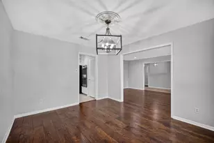 7614 Rollingbrook Dr, Houston, TX 77071 - Photo 10