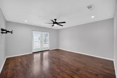7614 Rollingbrook Drive, Houston, TX 77071 - Photo 36