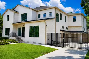 2341 Maroneal St, Houston, TX 77030 - Photo 2