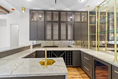 2341 Maroneal St, Houston, TX 77030 - Photo 10