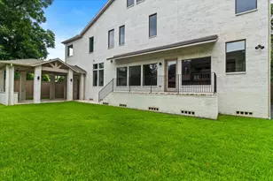 2341 Maroneal St, Houston, TX 77030 - Photo 38