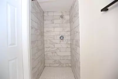5917 1/2 Sherman Street #1, Houston, TX 77011 - Photo 8
