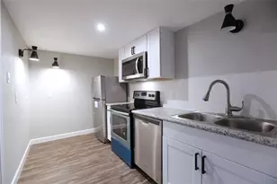 5917 1/2 Sherman St, Houston, TX 77011 - Photo 4