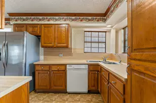 3002 El Camino St, Bay City, TX 77414 - Photo 18