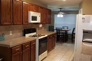 205 Sharnoll Cir, League City, TX 77573 - Photo 4