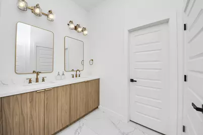 1216 E 34th Street #C, Houston, TX 77022 - Photo 28