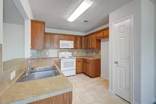 119 Horn Ct, Baytown, TX 77523 - Photo 12