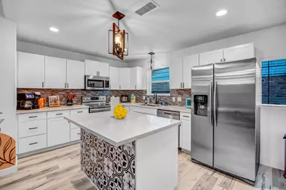 5918 Lattimer Drive, Houston, TX 77035 - Photo 8