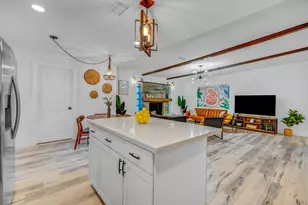 5918 Lattimer Dr, Houston, TX 77035 - Photo 10